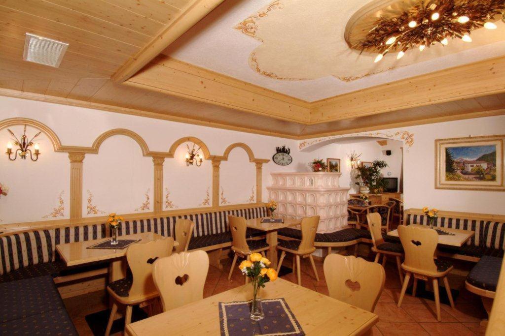 Albergo Fiordaliso Canazei Bagian luar foto