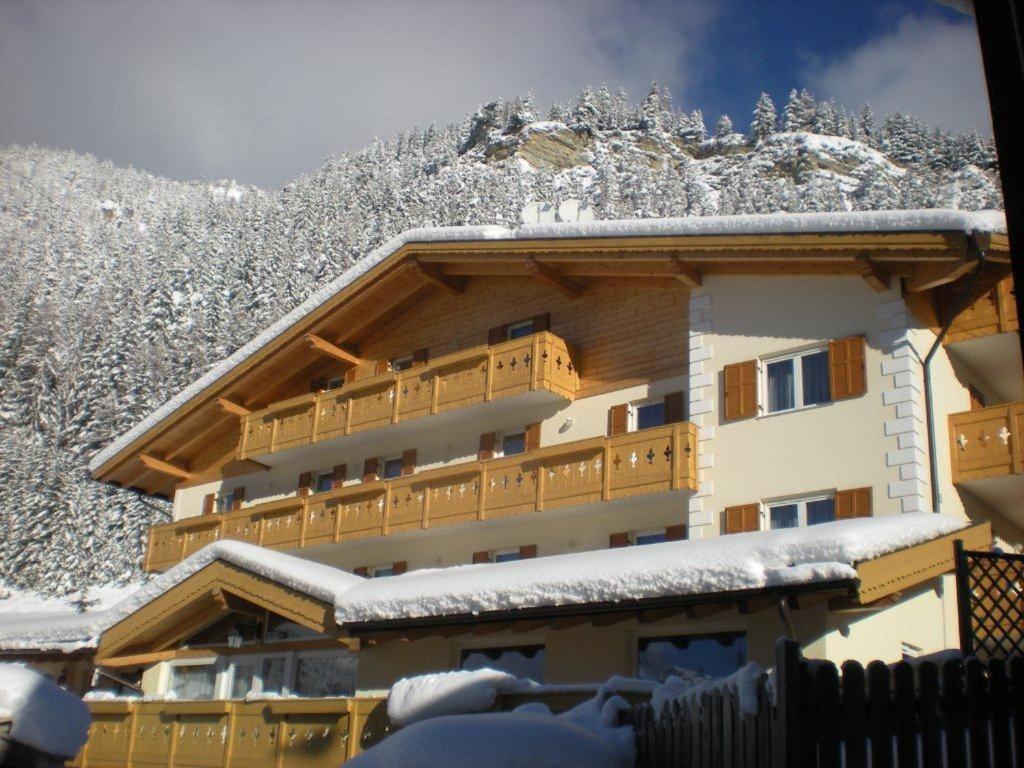 Albergo Fiordaliso Canazei Bagian luar foto