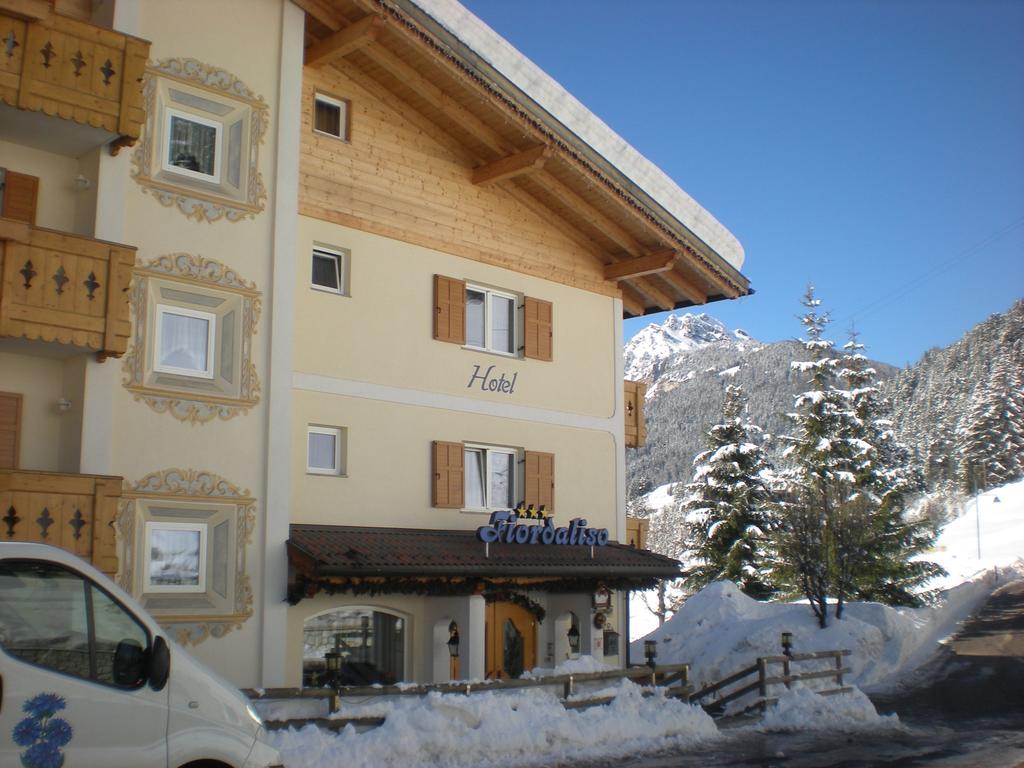 Albergo Fiordaliso Canazei Bagian luar foto