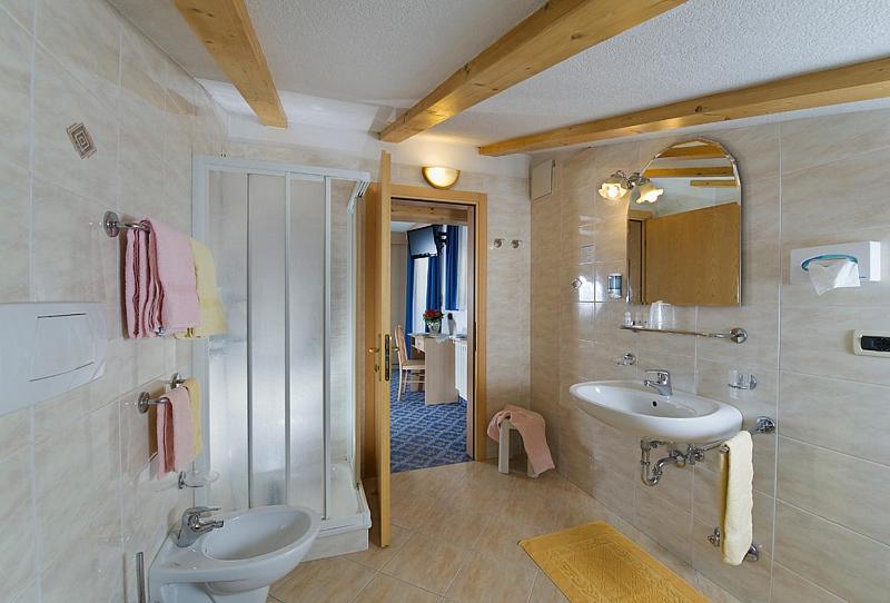Albergo Fiordaliso Canazei Ruang foto