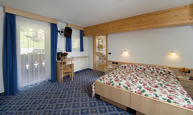 Albergo Fiordaliso Canazei Ruang foto