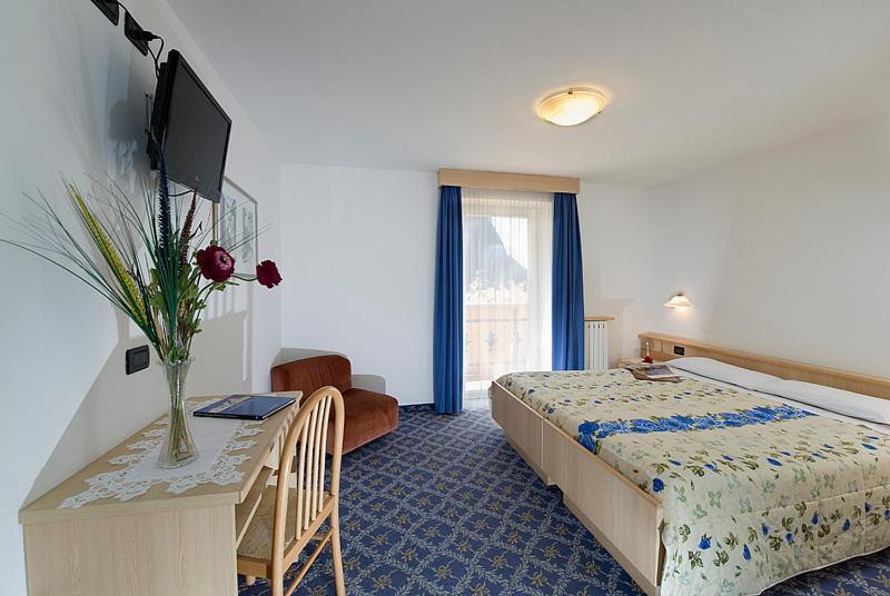 Albergo Fiordaliso Canazei Ruang foto