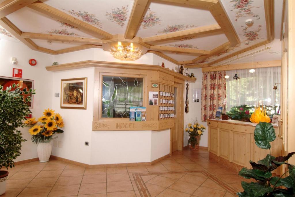 Albergo Fiordaliso Canazei Ruang foto