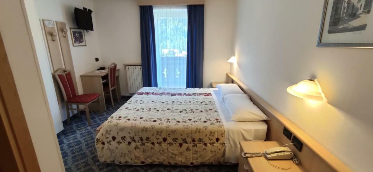 Albergo Fiordaliso Canazei Bagian luar foto