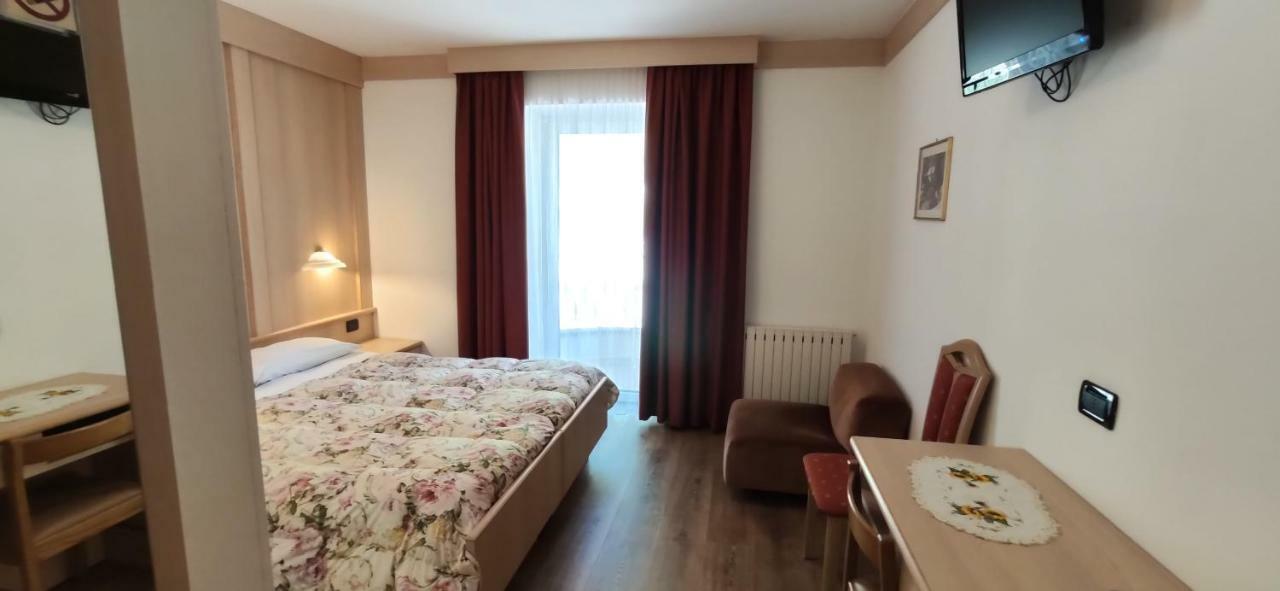 Albergo Fiordaliso Canazei Bagian luar foto